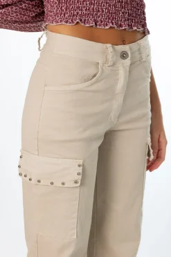 Pantalón Cargo Tachuelas Beige