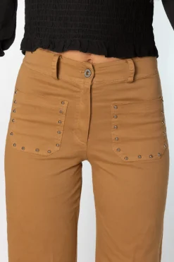 Pantalón Tachuelas Bolsillos Camel