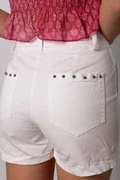 Short Tachuelas Back Blanco